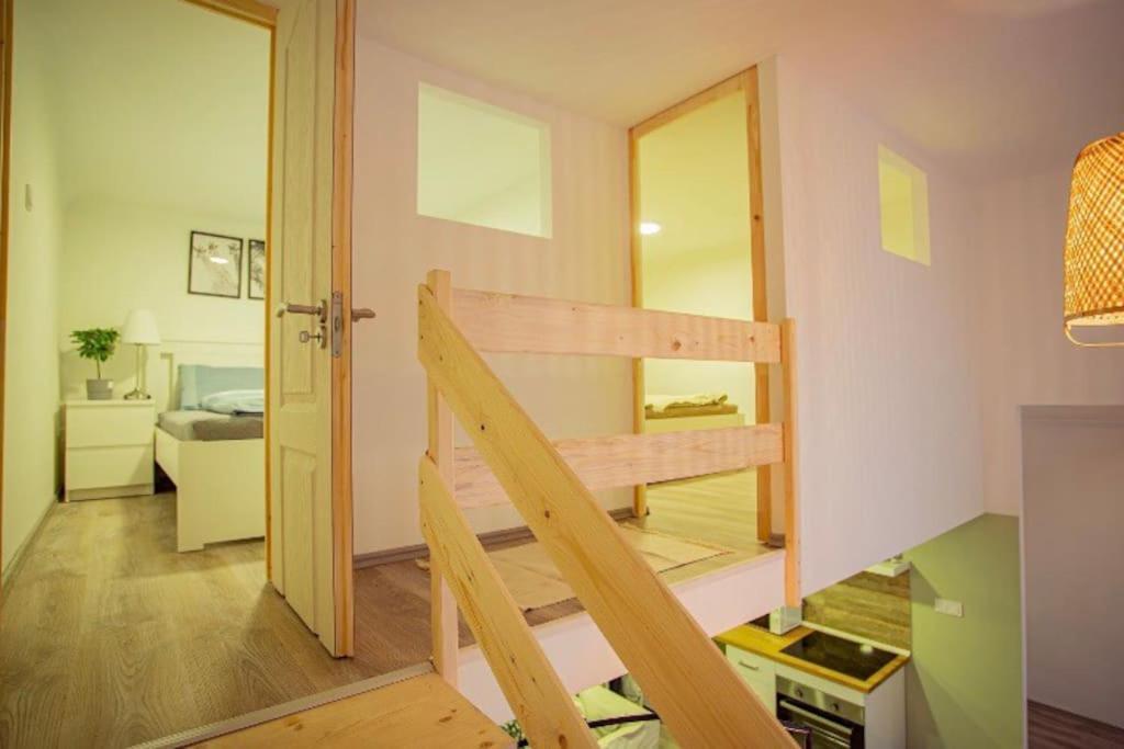 Cosy 2 Bedroom Flat In Akacfa St., Sol Budapest Exterior photo